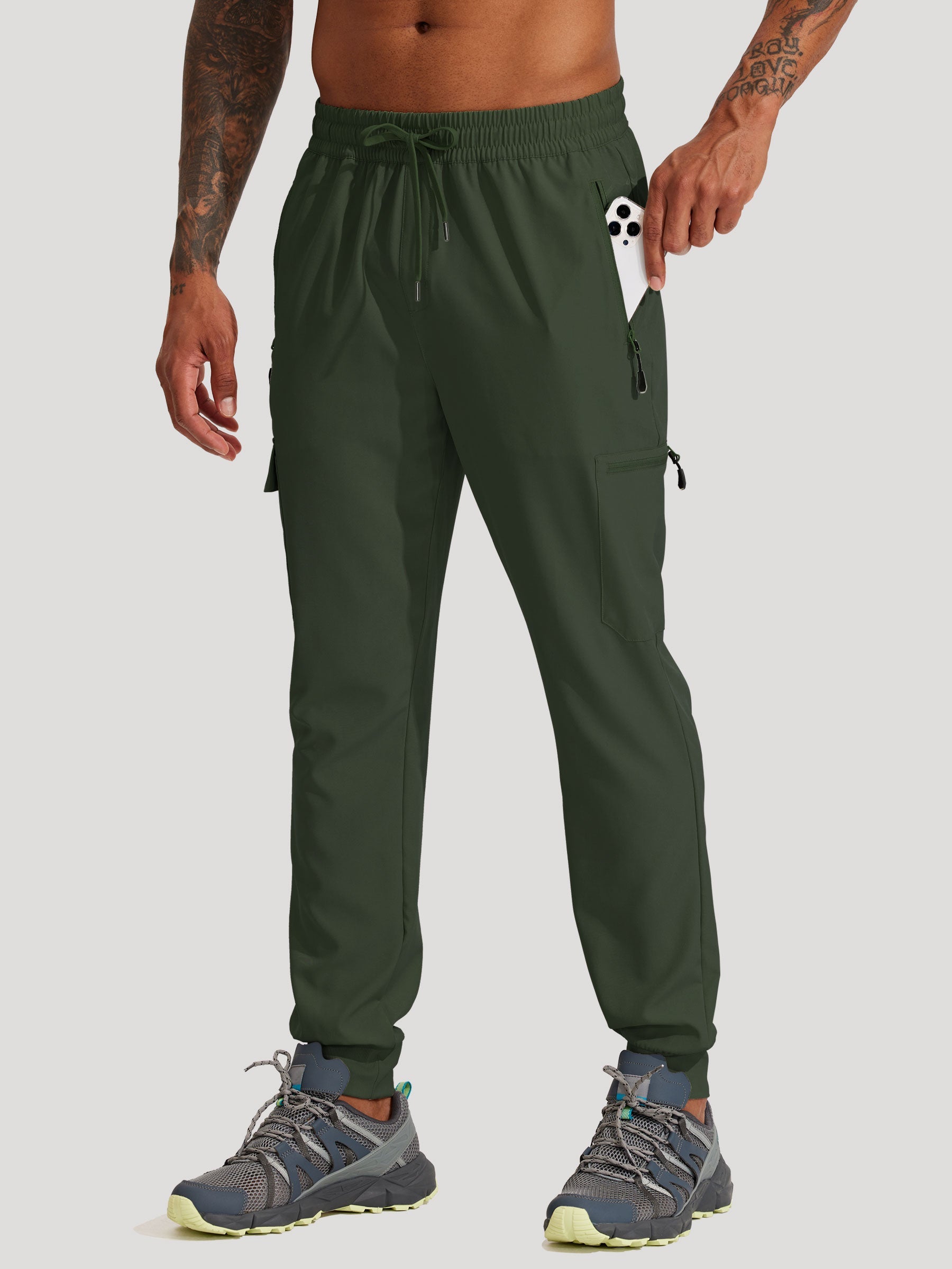 Men's Lightweight Cargo Hiking Running Joggers_Green_model1