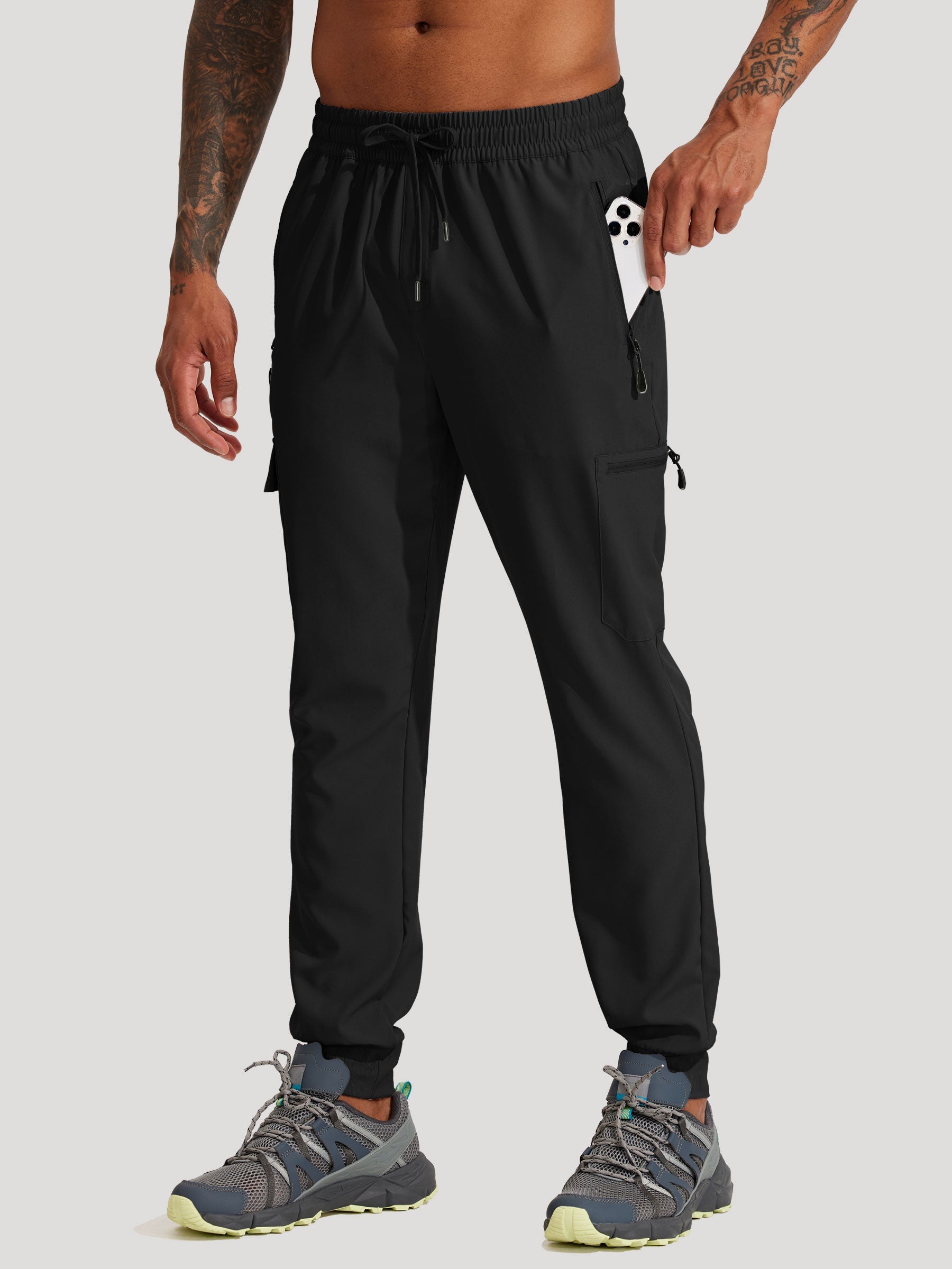 Men's Lightweight Cargo Hiking Running Joggers_Black_model1