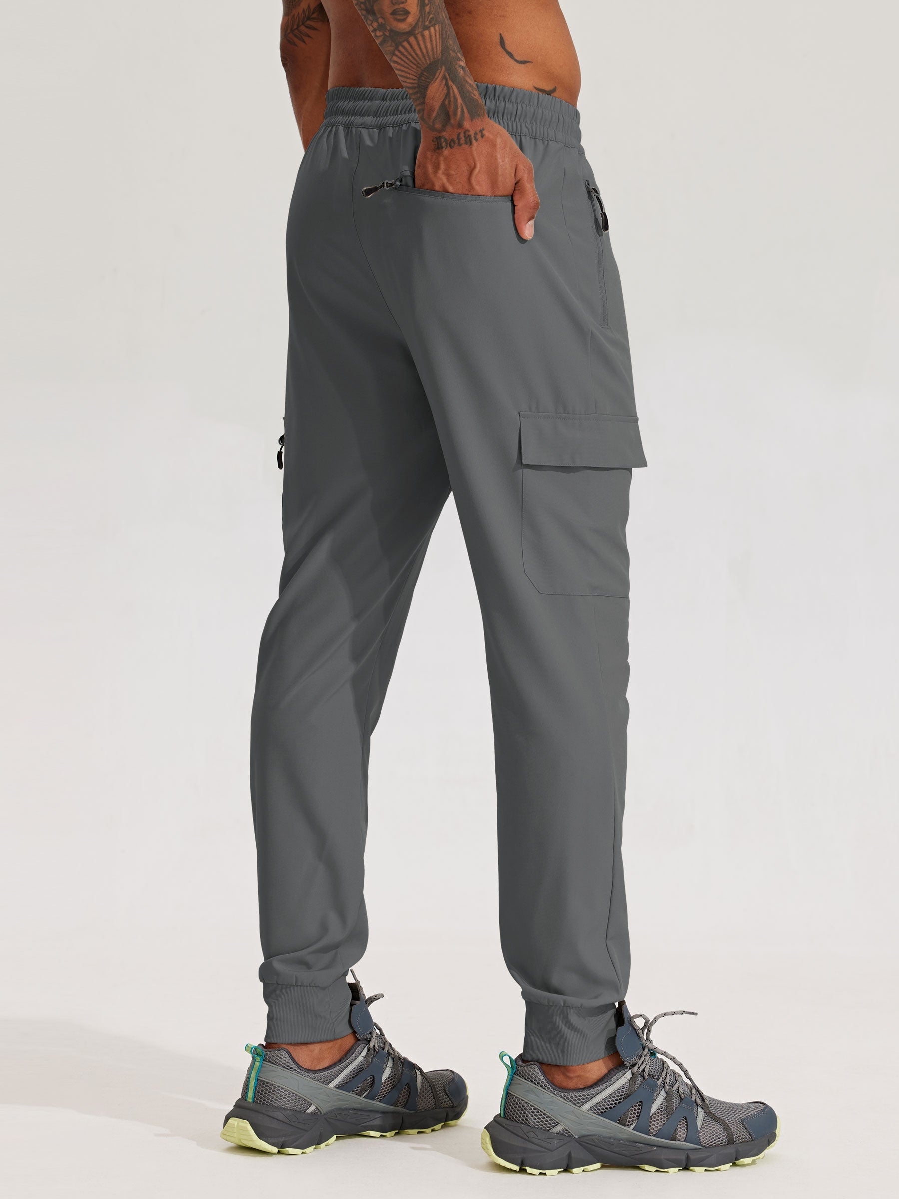 Men's Lightweight Cargo Hiking Running Joggers_DeepGray_model2
