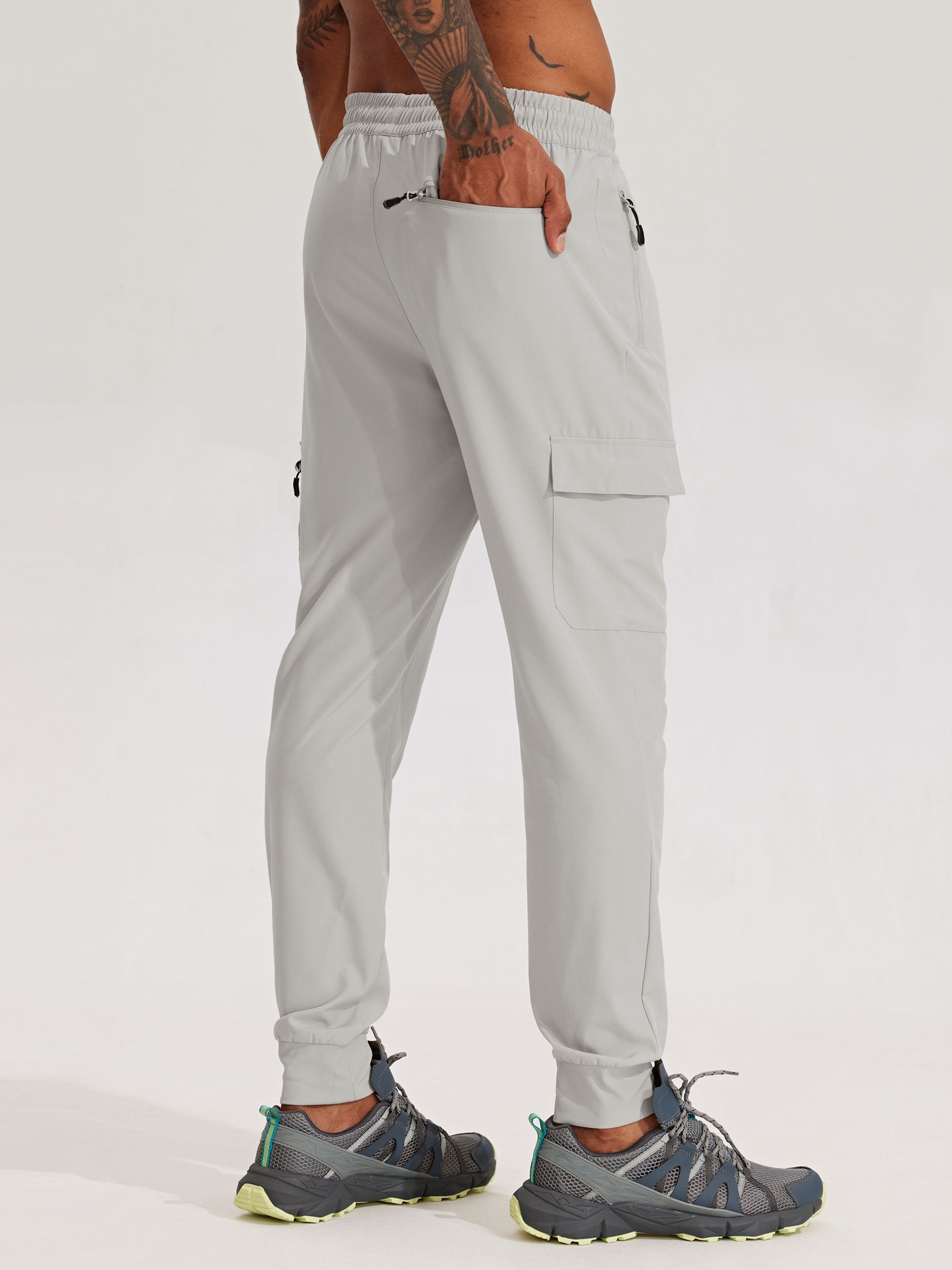 Men's Lightweight Cargo Hiking Running Joggers_LightGray_model2
