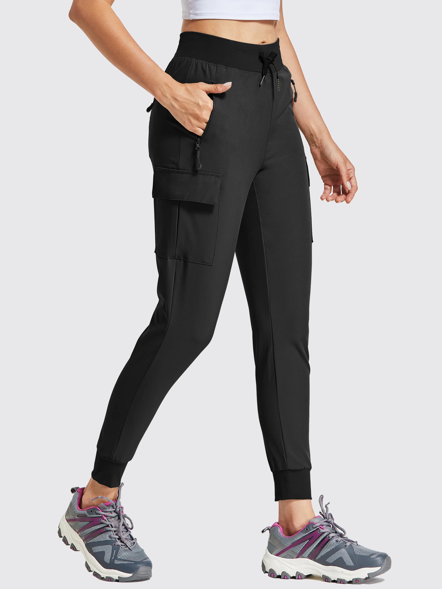 Women's Outdoor Trek Cargo Joggers_Black_model1
