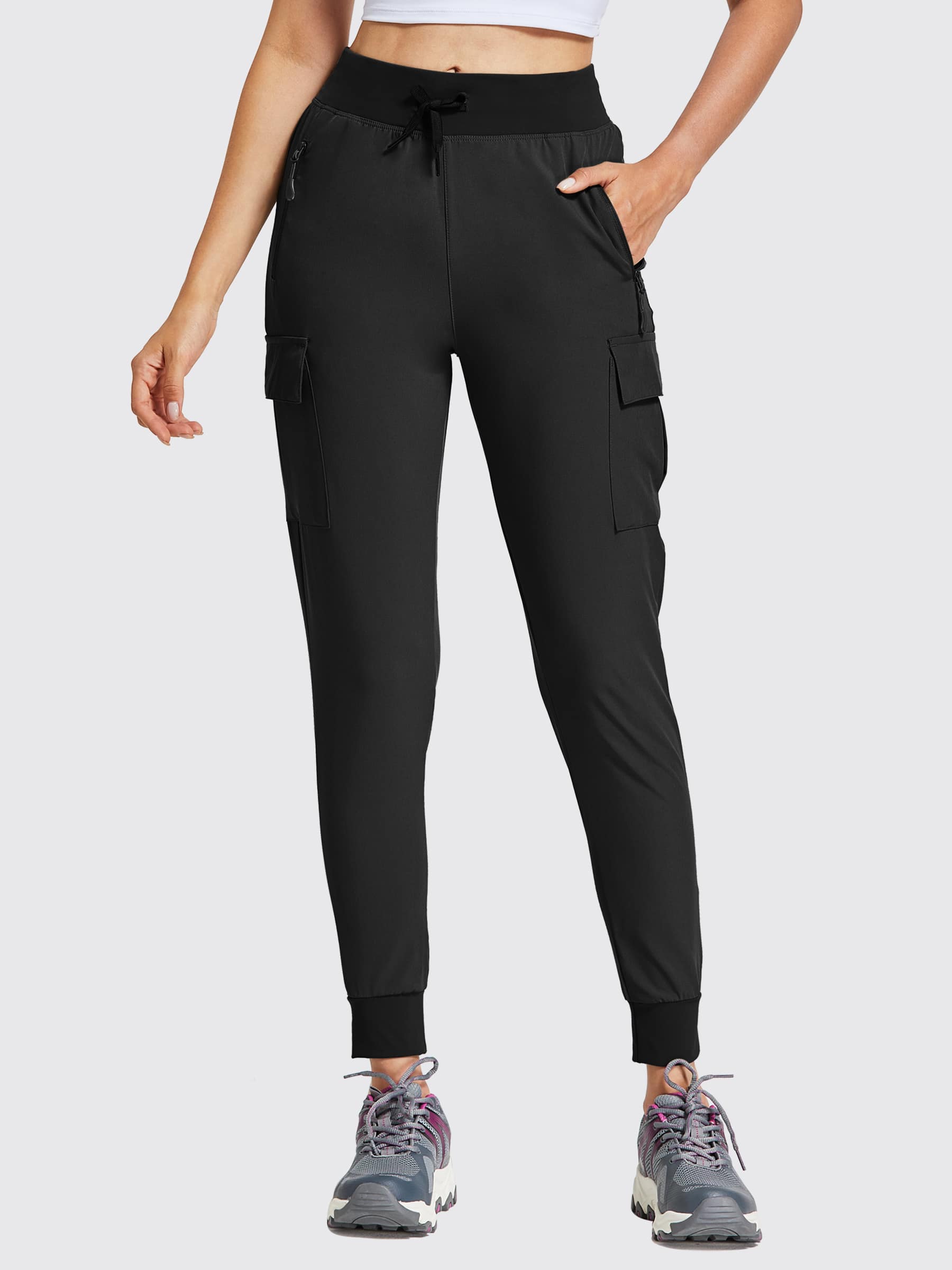 Women's Outdoor Trek Cargo Joggers_Black_model3