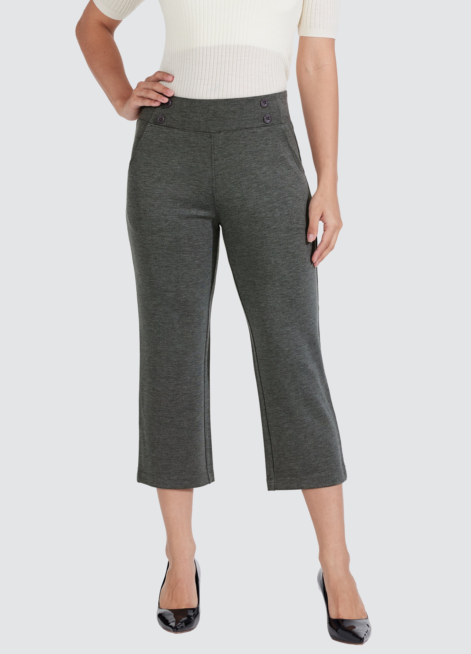 Womens Button Pull On Capris black