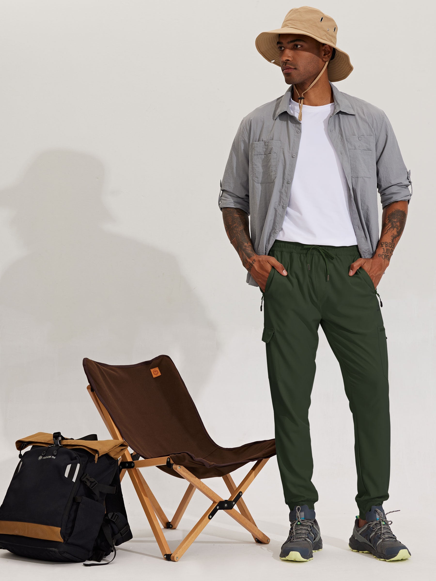 Men's Lightweight Cargo Hiking Running Joggers_Green_model4