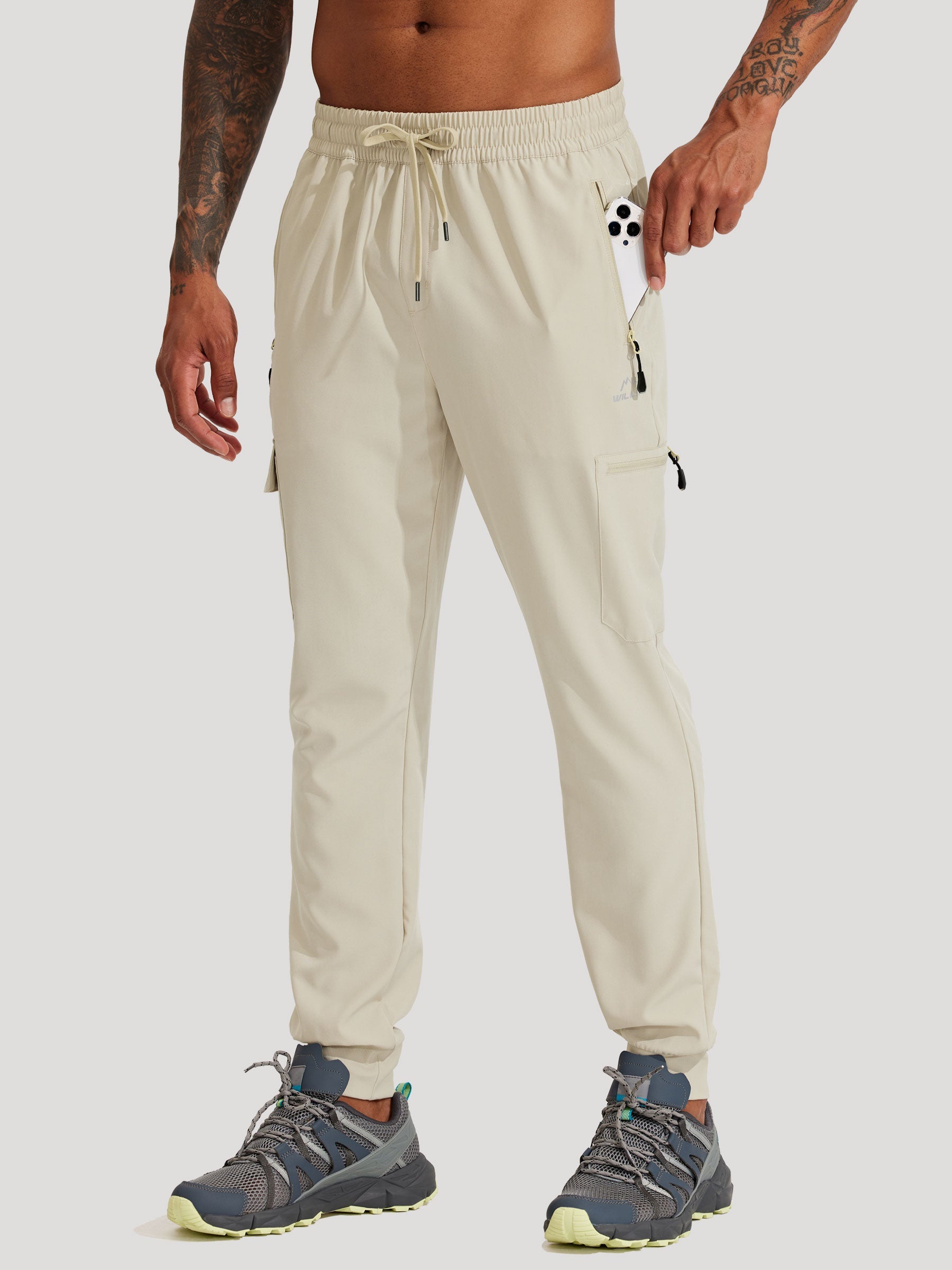 Men's Lightweight Cargo Hiking Running Joggers_Khaki_model1